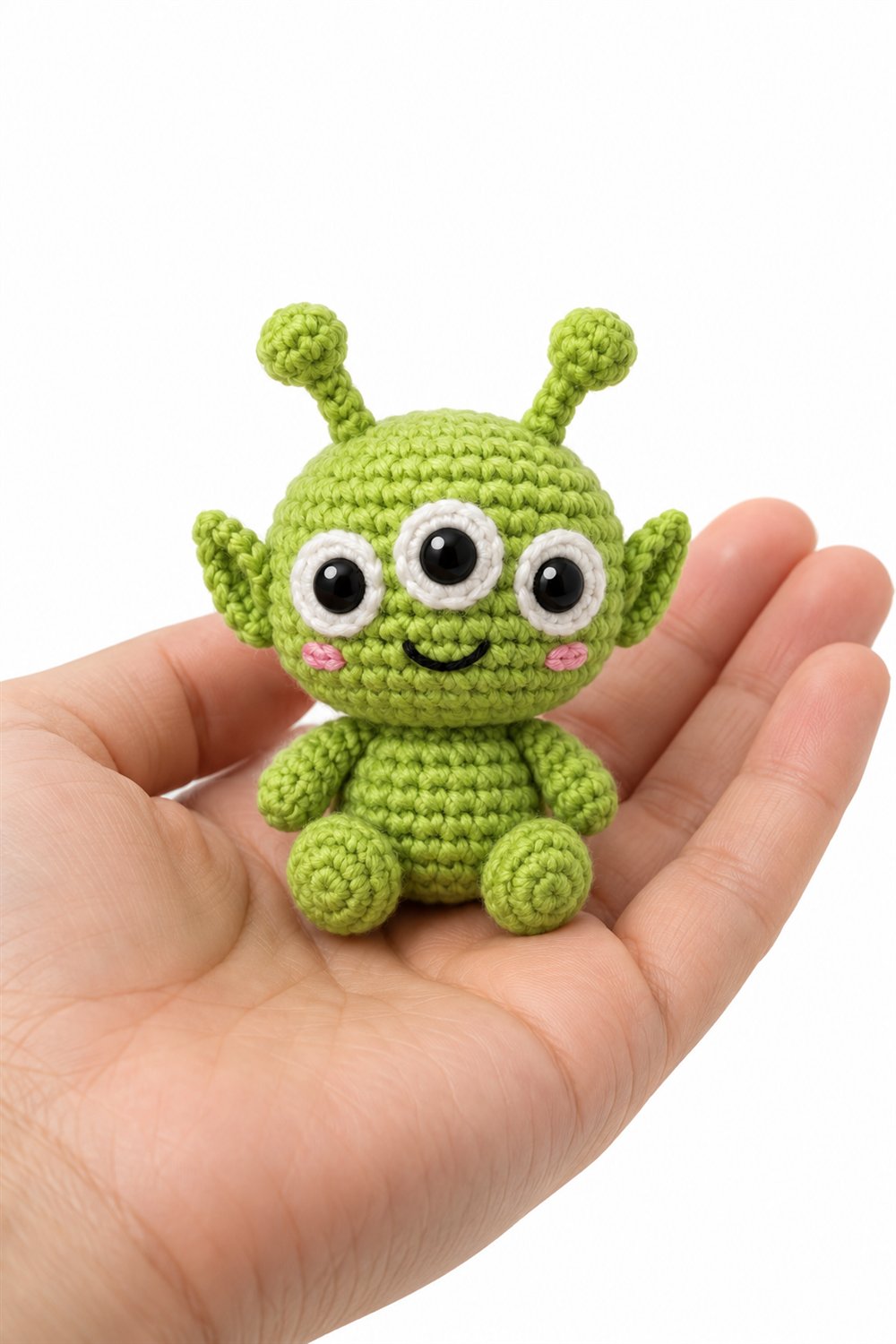 48 Pequeno Alienigena Verde Com Tres Olhos - Handmade Pattern