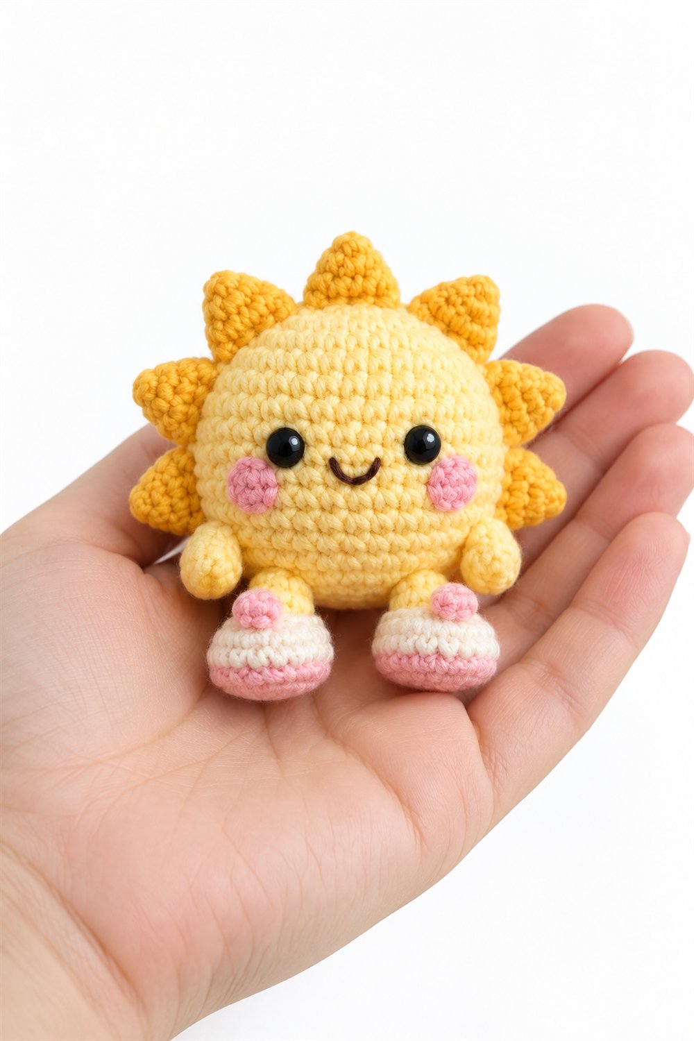 555 Amigurumi Fofo Sol Com Bochechas E Pantufas - Amigurumi Pattern