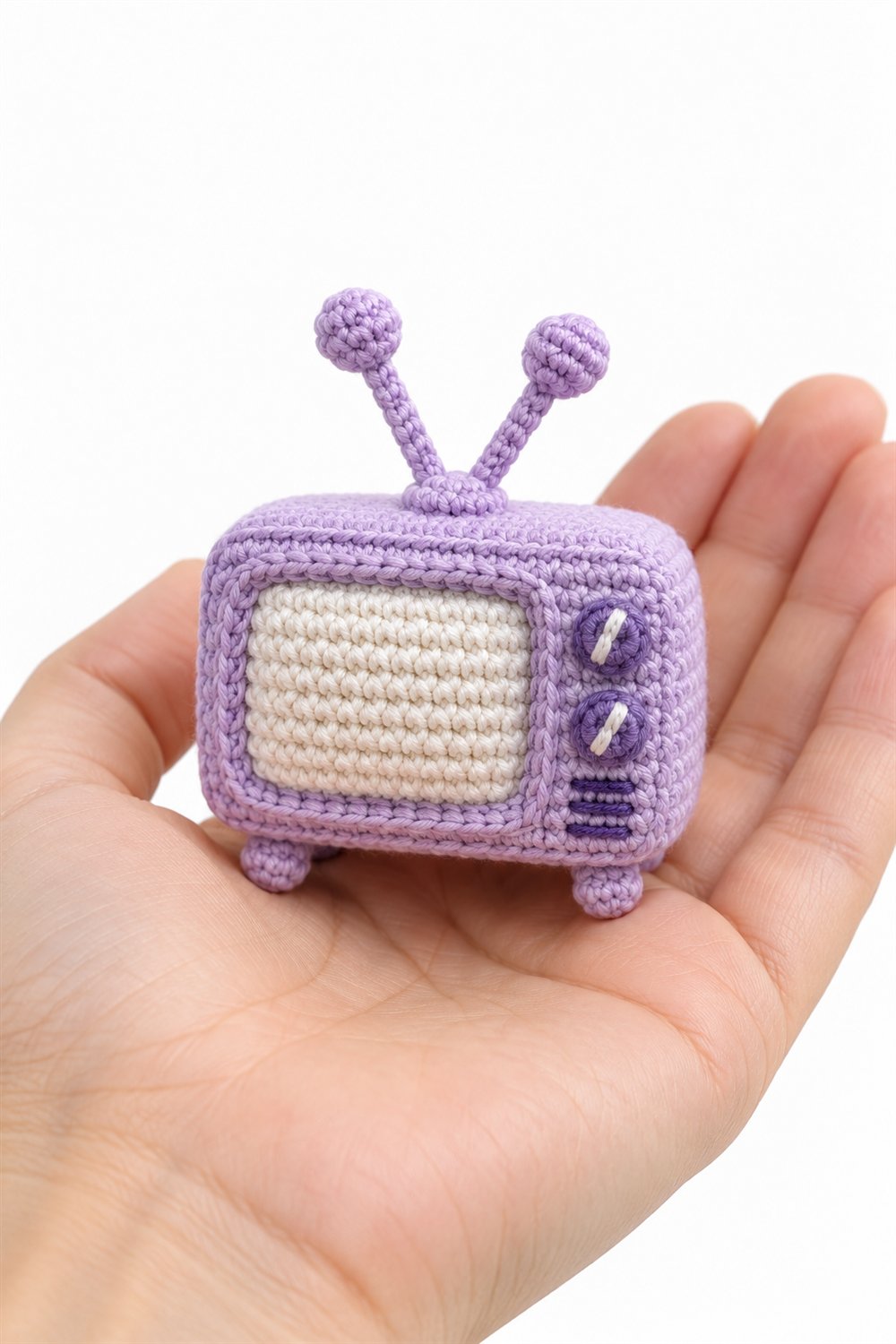 803 Lilac Television With Round Antennas Crochet Guide
