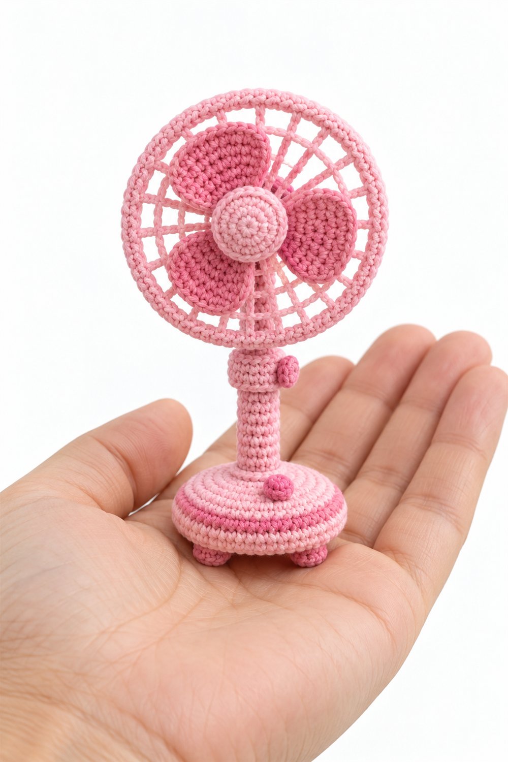 823 Pink Standing Fan - Amigurumi Pattern