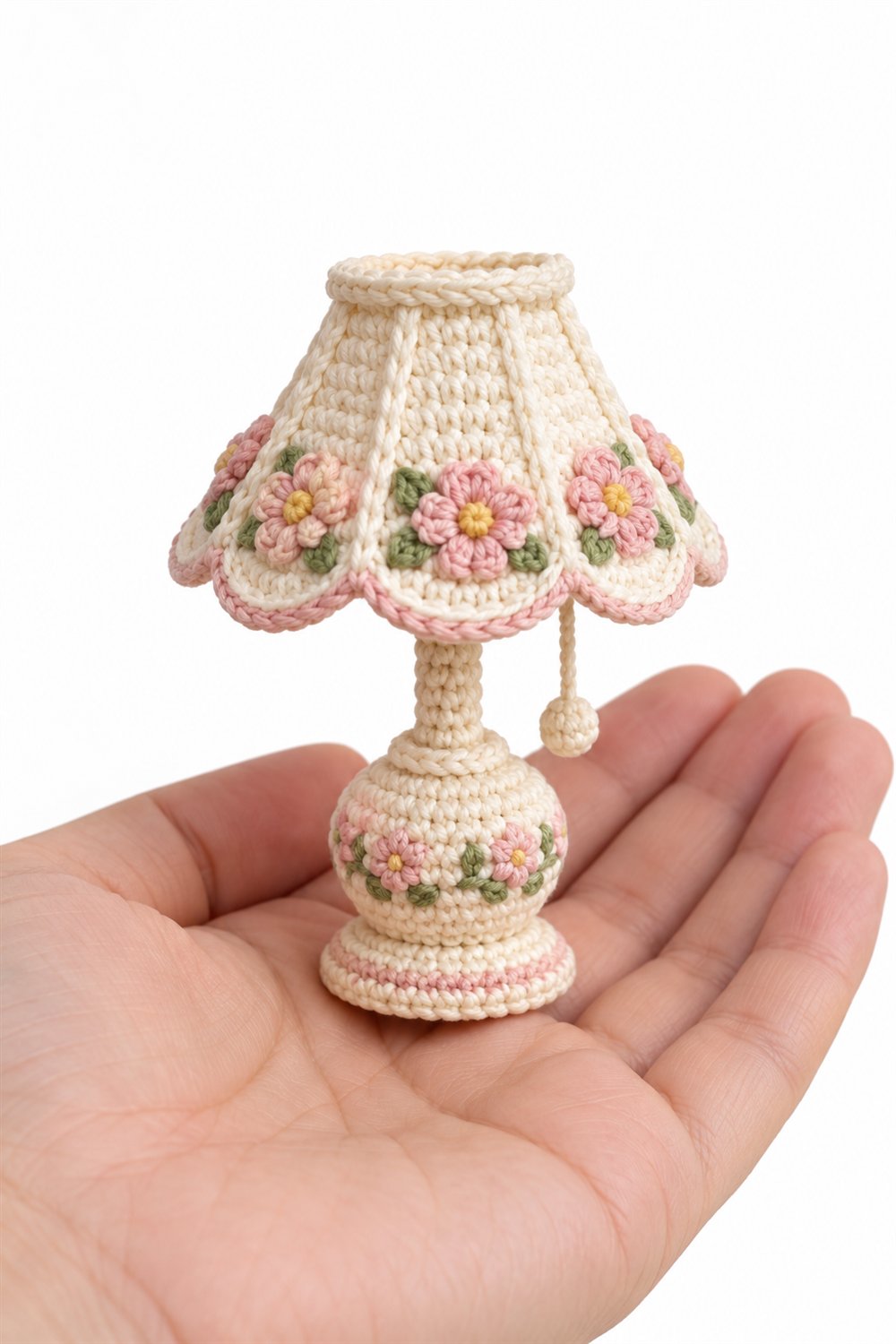 How to Crochet Cream Table Lamp With Flower Shade